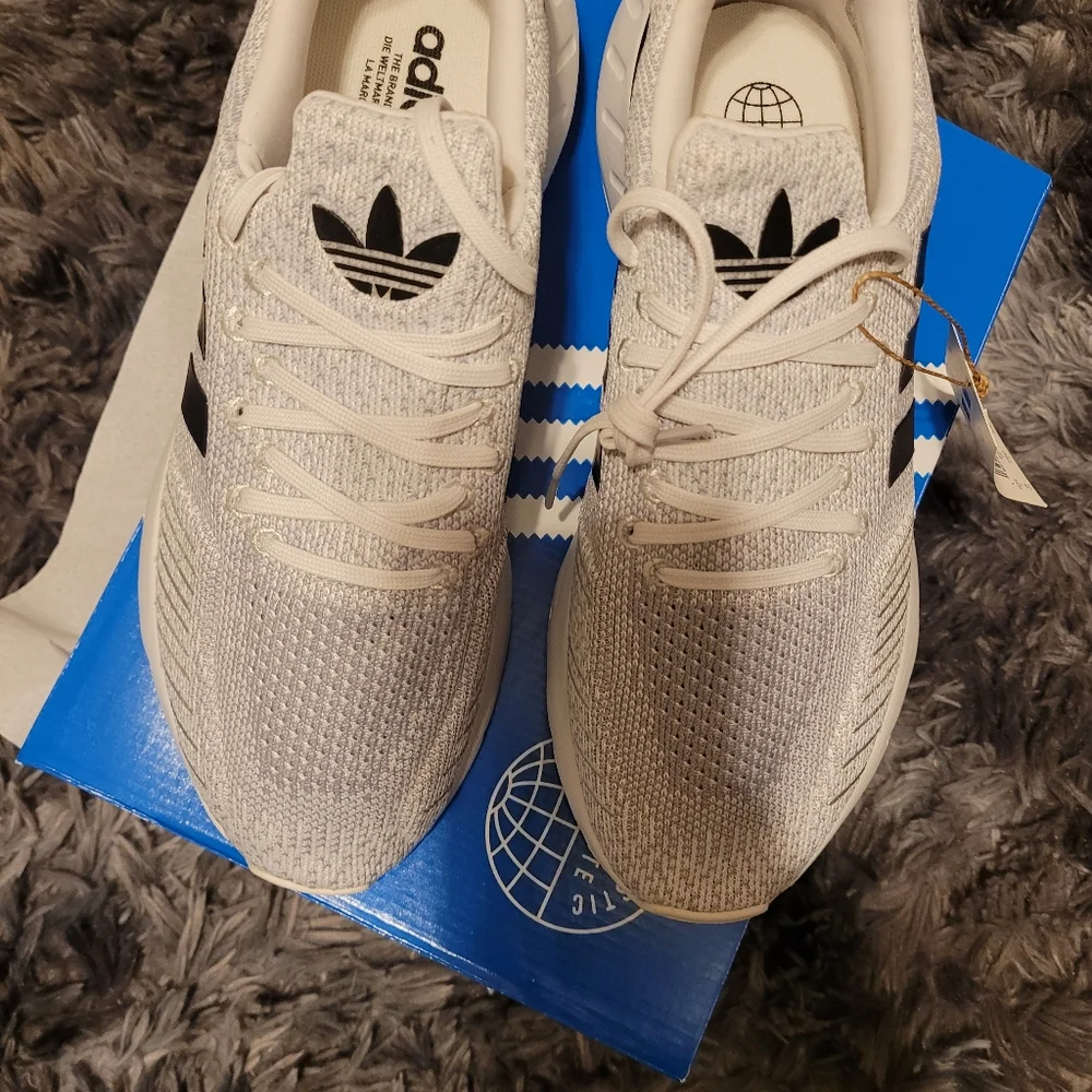 New Adidas swift Run 22w sneakers size 8 - Picture 2 of 7